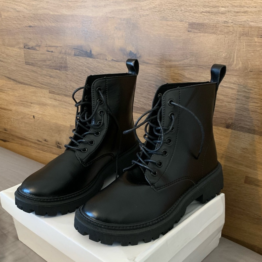 Combat boots NEW